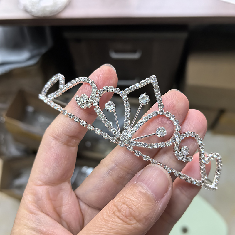 Серебряная корона со стразами, – обзор и цена Young Women'S Accessories